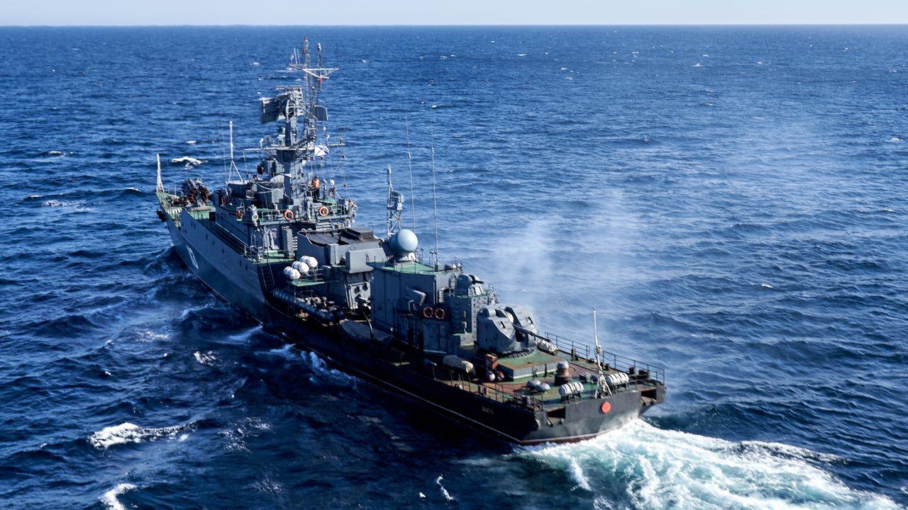 МПК &quot;Онега&quot; Северного флота провел учебный бой с атомной подлодкой в Белом море