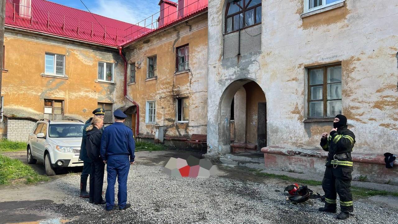 Прокуратура контролирует проверку причин смертельного пожара в Оленегорске