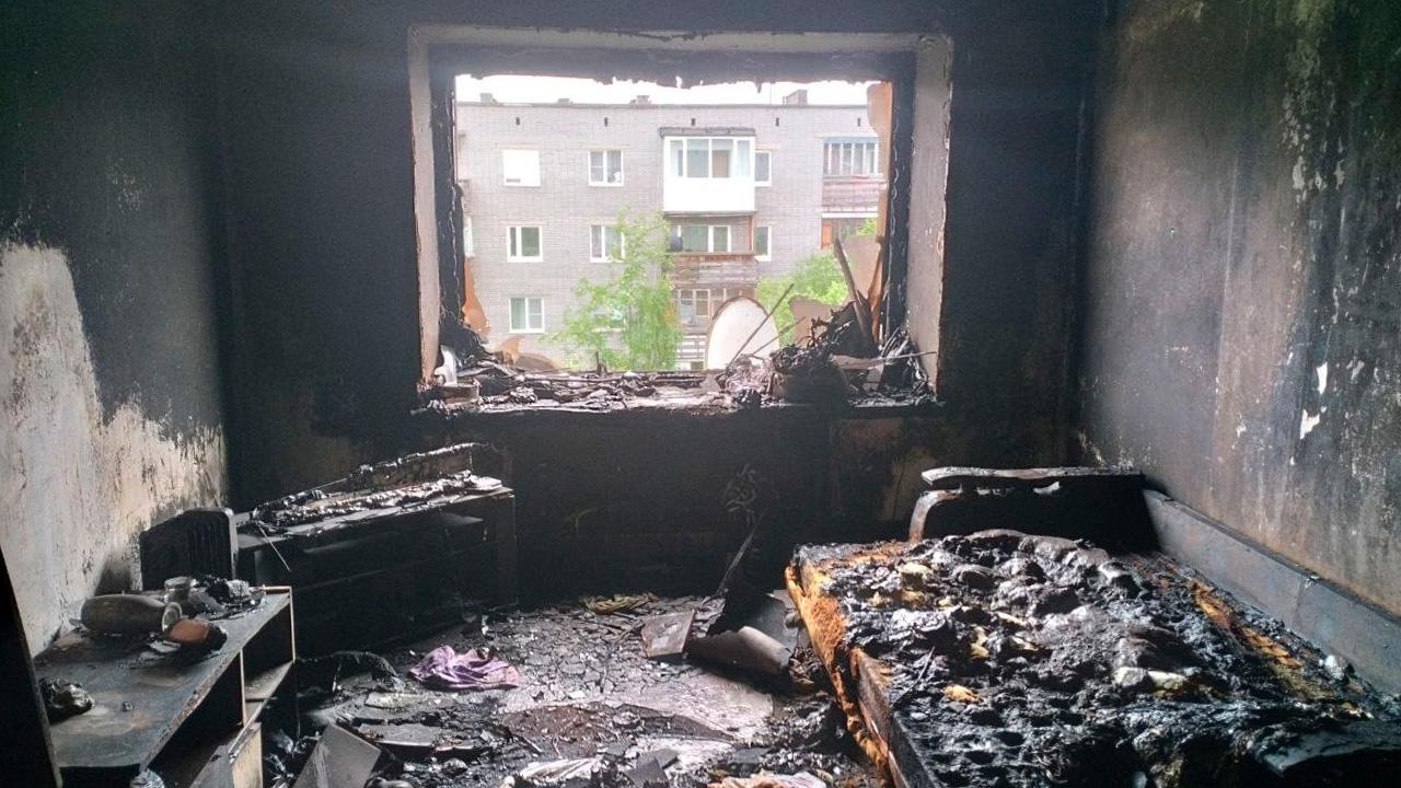 На пожаре в Мурмашах пострадал человек