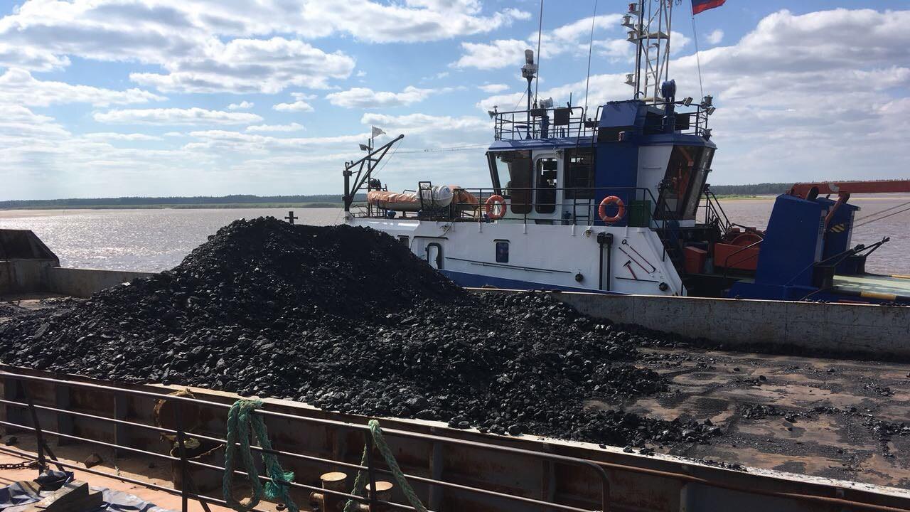 Началась доставка котельного топлива в труднодоступные гарнизоны Северного флота