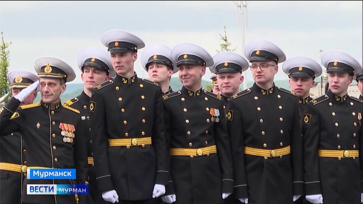 53 воспитанника успешно завершили учебу в Мурманском филиале военно-морского Нахимовского училища