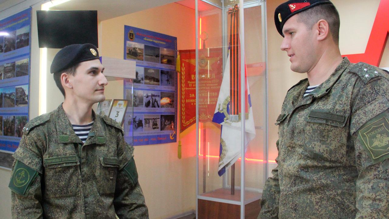 Снимая мины под огнем врага