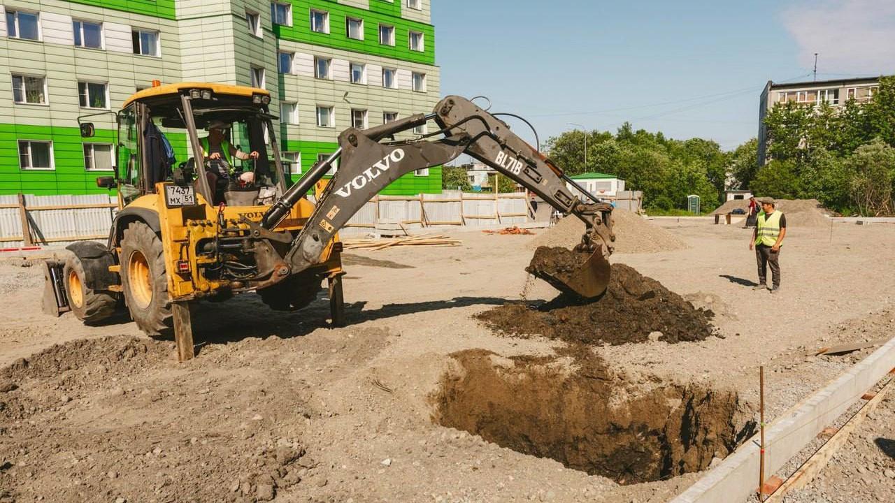 Универсальная спортплощадка в Ленинском округе Мурманска откроется к осени