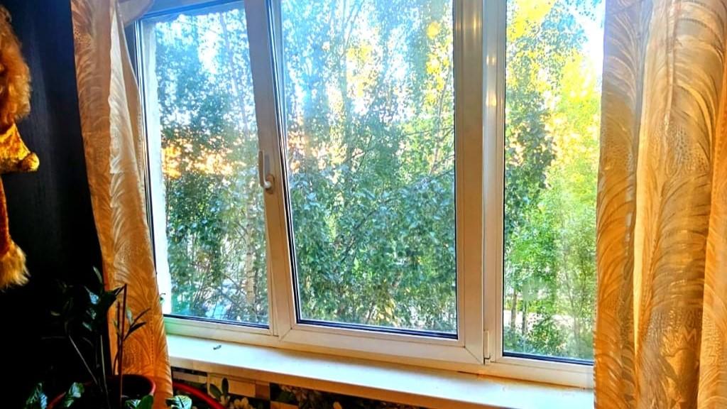 Трехлетний ребенок выпал из окна в Кандалакше