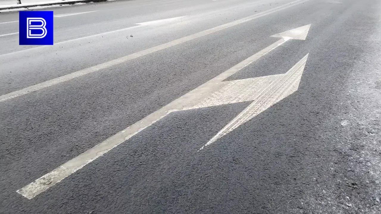 В Никеле и Заполярном выявили многочисленные дефекты дорожного покрытия