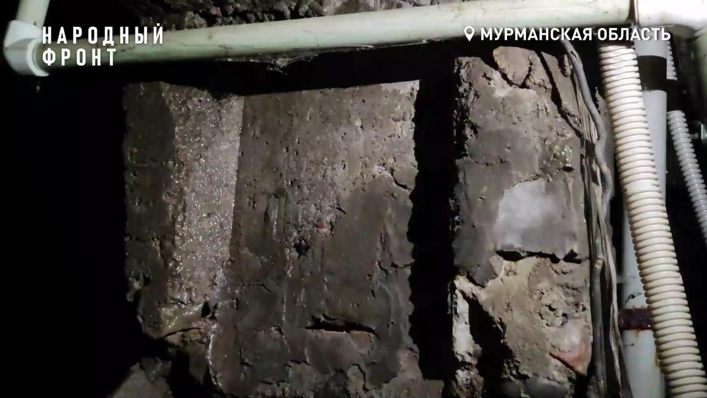 Жильцы дома на Кольском проспекте более 10 лет борются с разрухой, делом занялся Следственный комитет