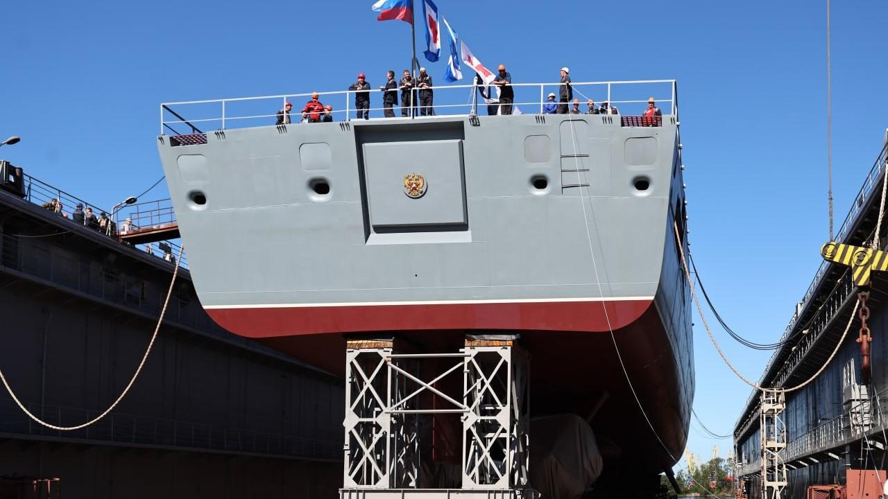 Фрегат проекта 22350 &quot;Адмирал Амелько&quot; спустили на воду в Санкт-Петербурге