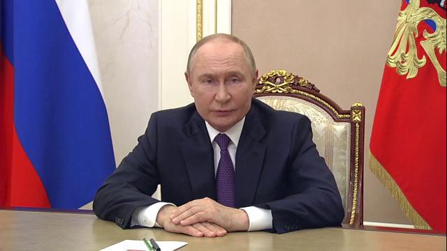Владимир Путин: мы будем развивать трансарктический транспортный коридор
