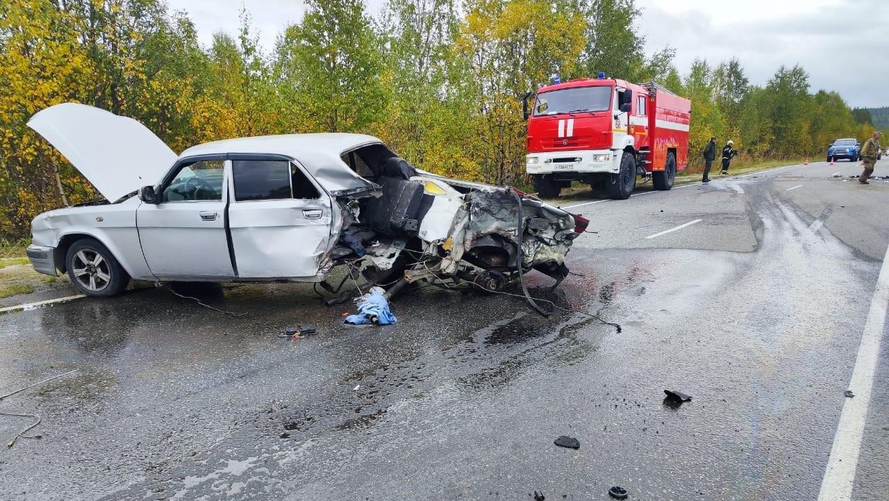 Двух пострадавших в ДТП человек в Ковдорском округе передали бригаде скорой помощи