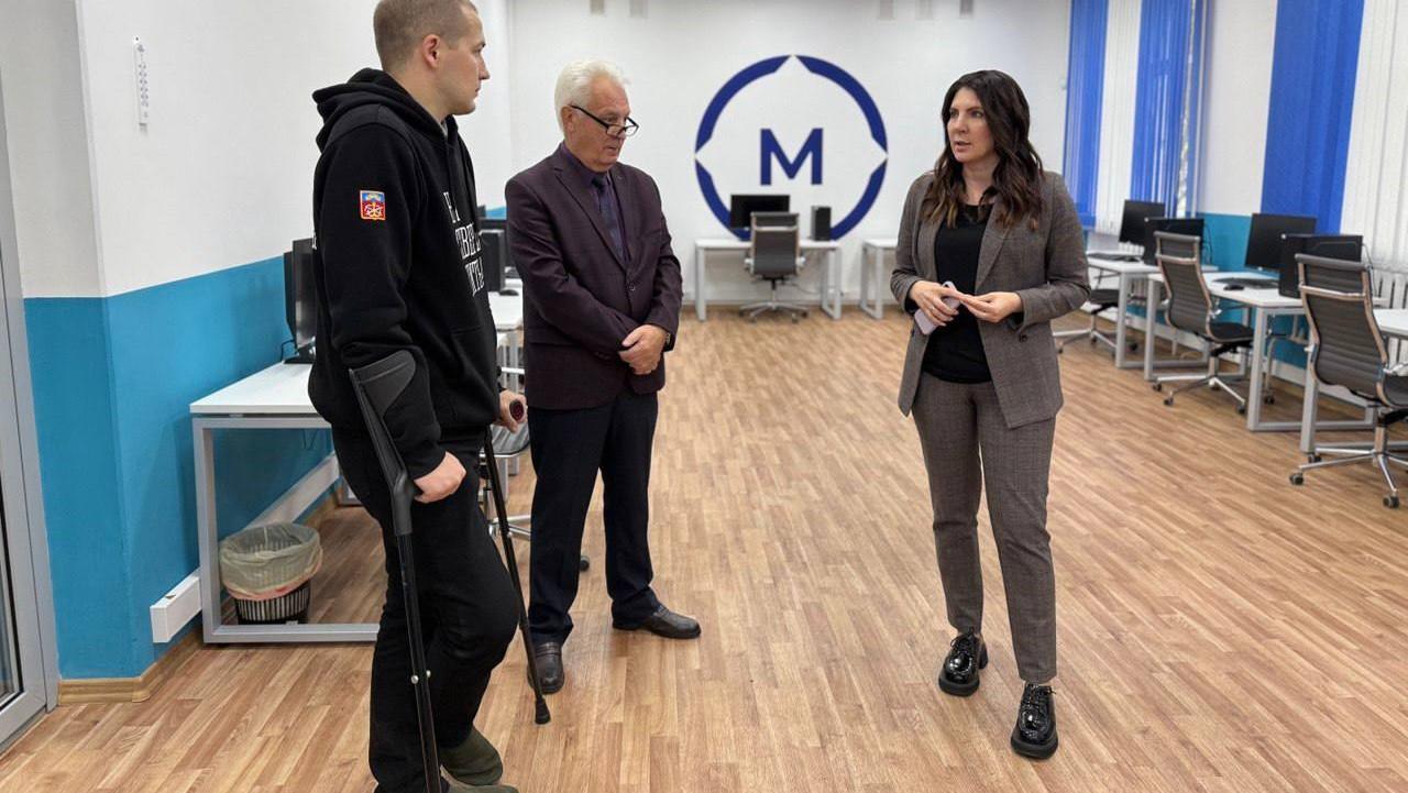 Участник программы &quot;Герои Севера&quot; ознакомился с работой образовательных центров в сфере БПЛА в Мурманске