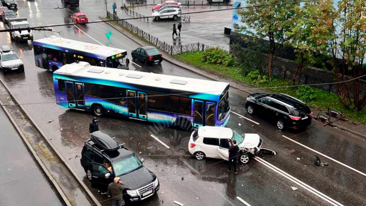 ДТП на Коминтерна стало причиной пробки в центре Мурманска