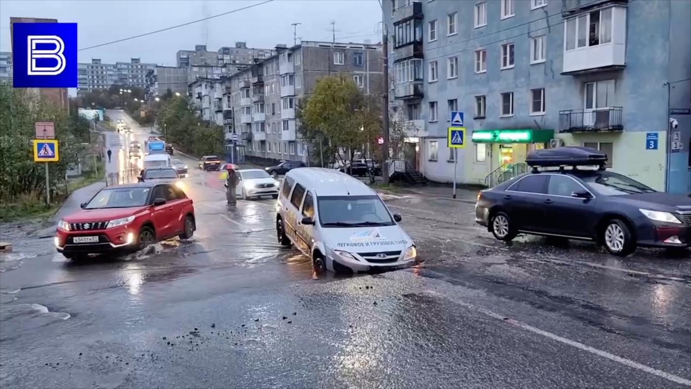 Из-за коммунальной аварии в Мурманске отменили занятия в двух школах
