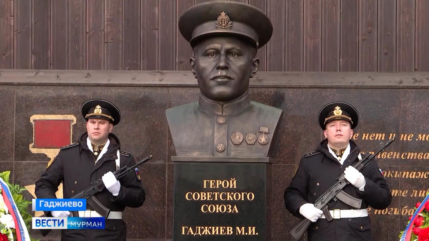 Воинская слава, морская доблесть, героическое прошлое и настоящее: губернатор Мурманской области с рабочей поездкой побывал в ЗАТО Александровск