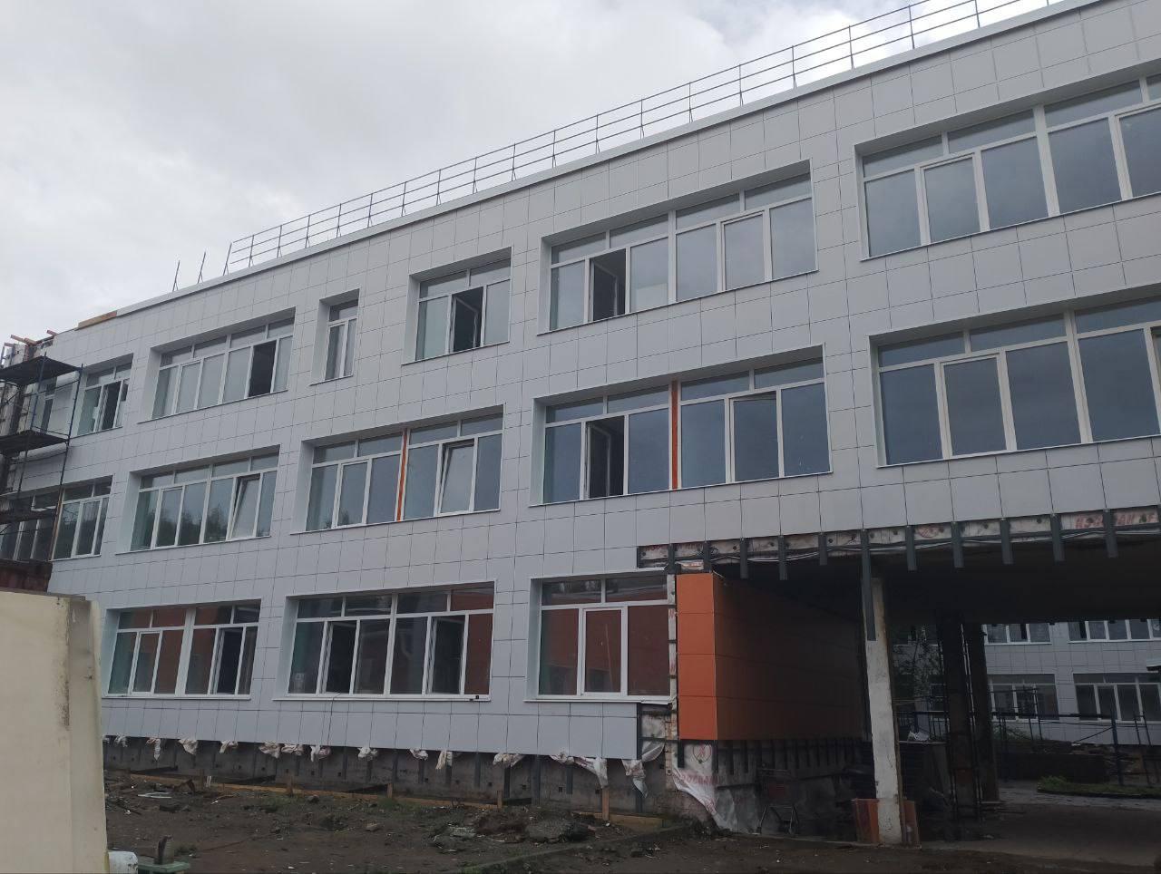 В Мончегорске продолжается капитальный ремонт школы №5