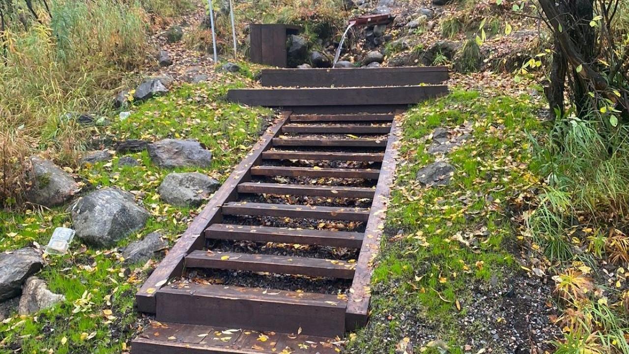 Энергетики Кольской ВЭС в рамках проекта &quot;От родника до океана&quot; благоустроили территорию родника &quot;Каменистый&quot;