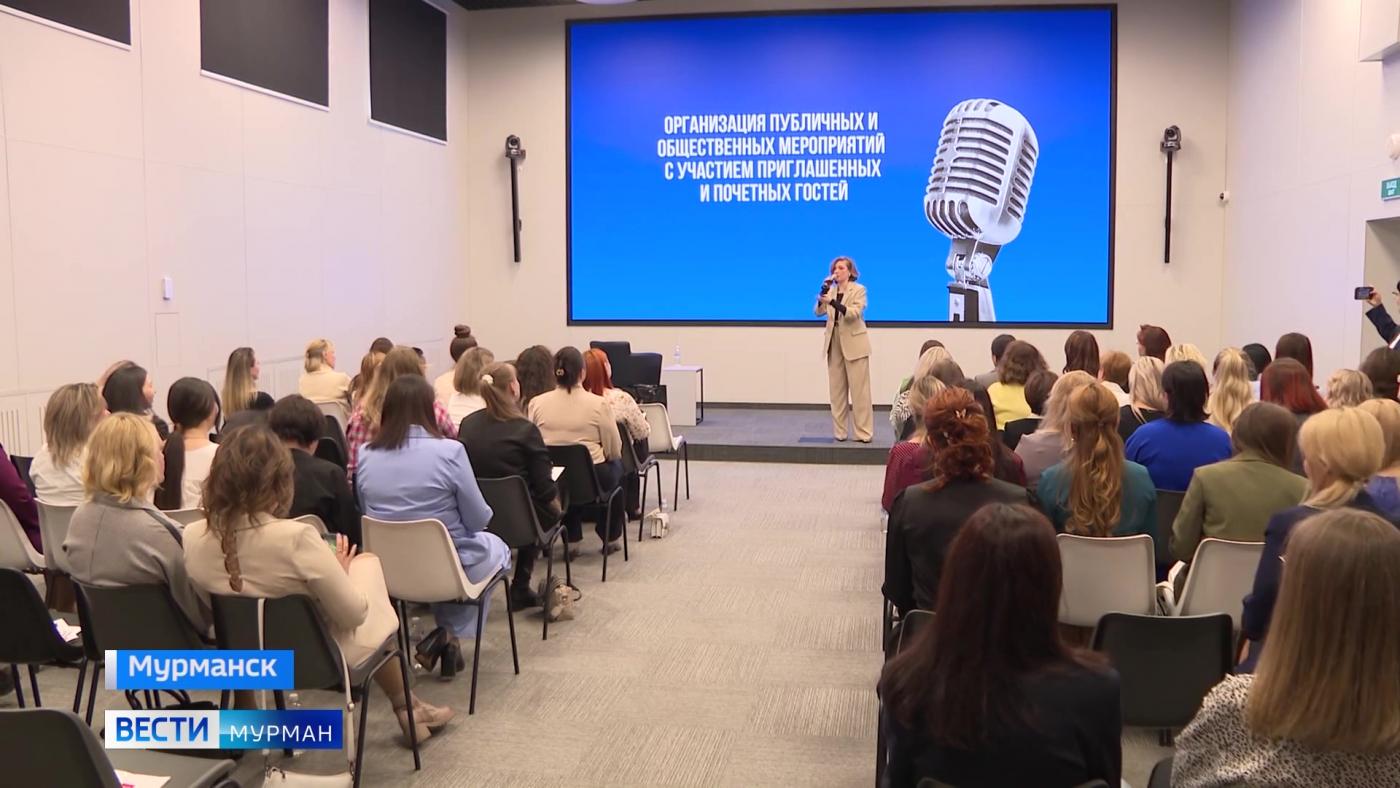 Говорить и быть услышанной: 85 жен военнослужащих приняли участие в программе &quot;Женщина, жена Героя&quot;