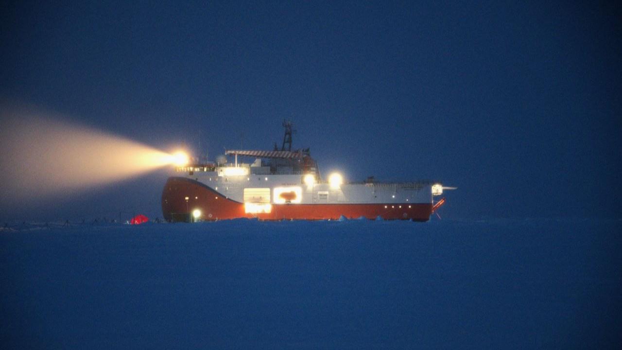 Научная станция &quot;Северный полюс-42&quot; продолжает дрейф в сторону макушки Земли