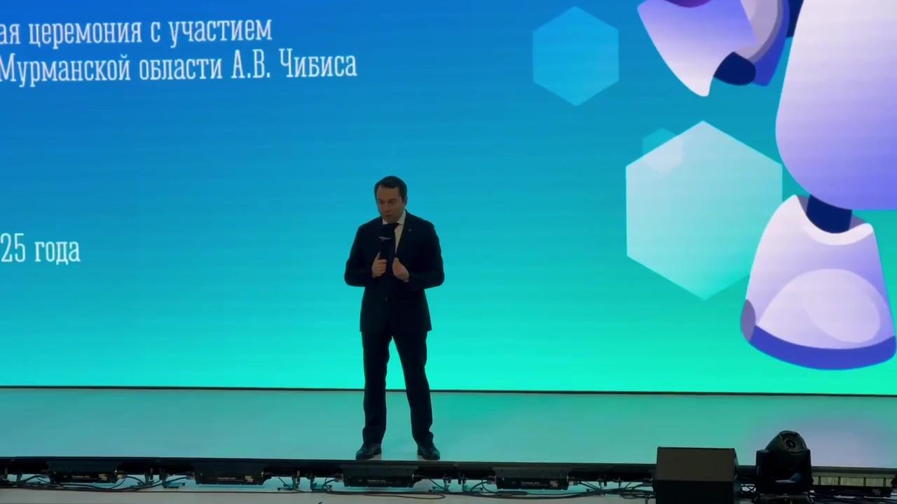 Андрей Чибис поздравил работников допобразования с профессиональным праздником