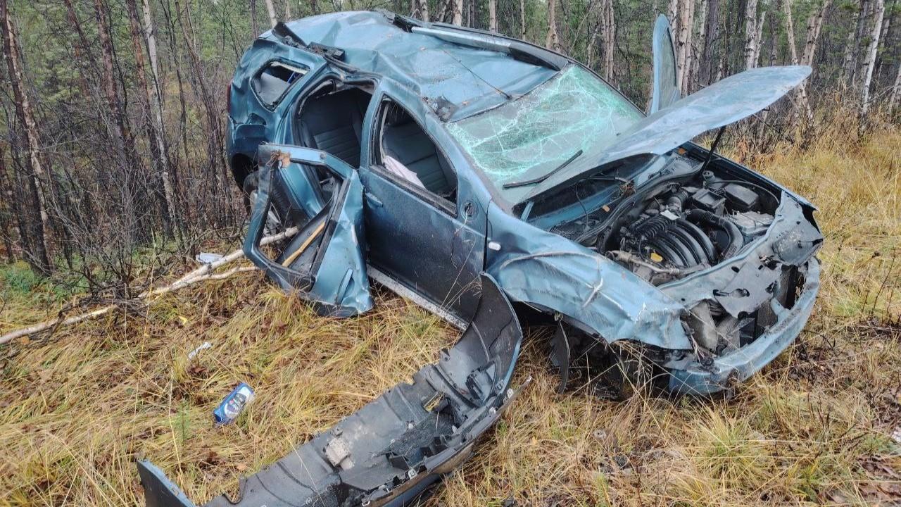 Под Оленегорском &quot;Рено&quot; вылетел в кювет с федеральной трассы