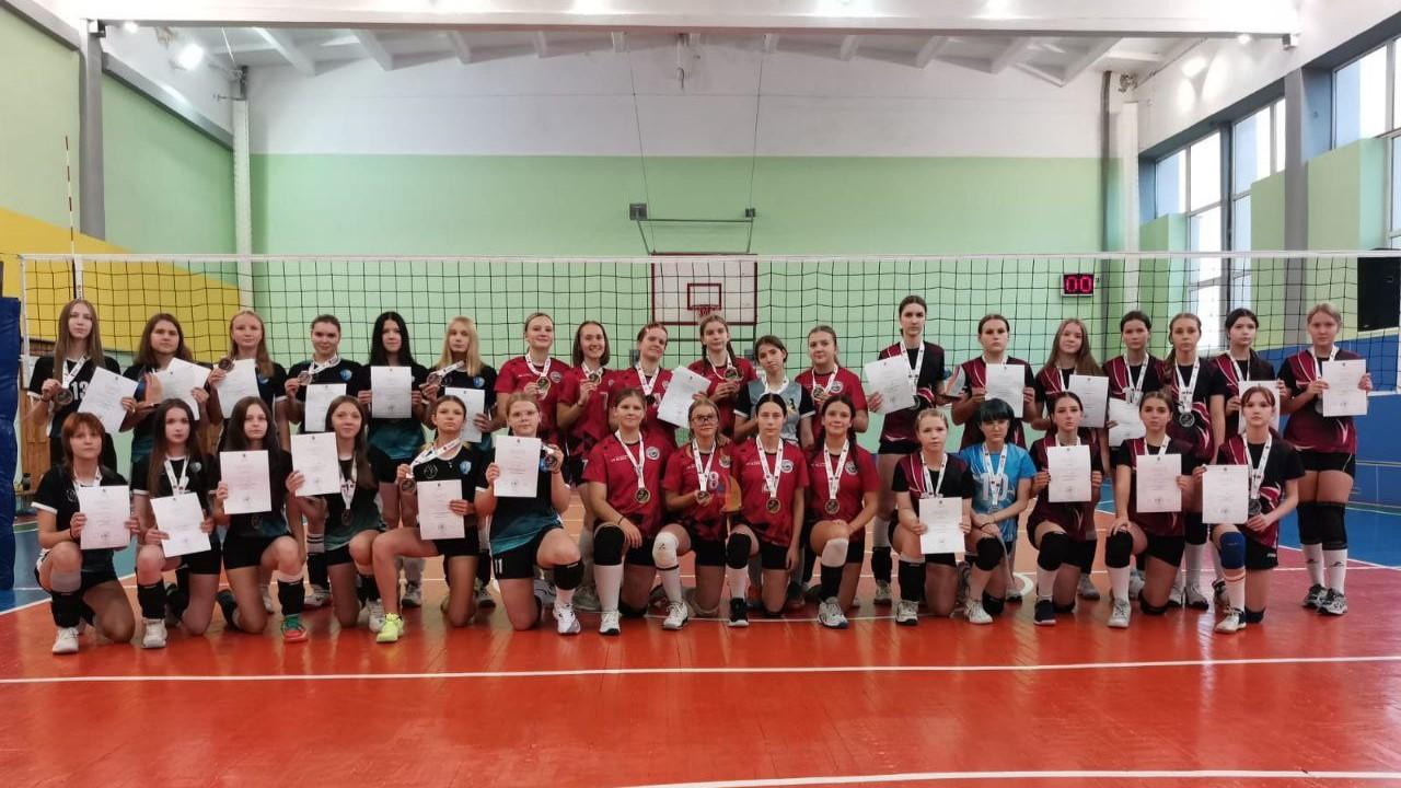 Стали известны победители первенства Мурманской области по волейболу