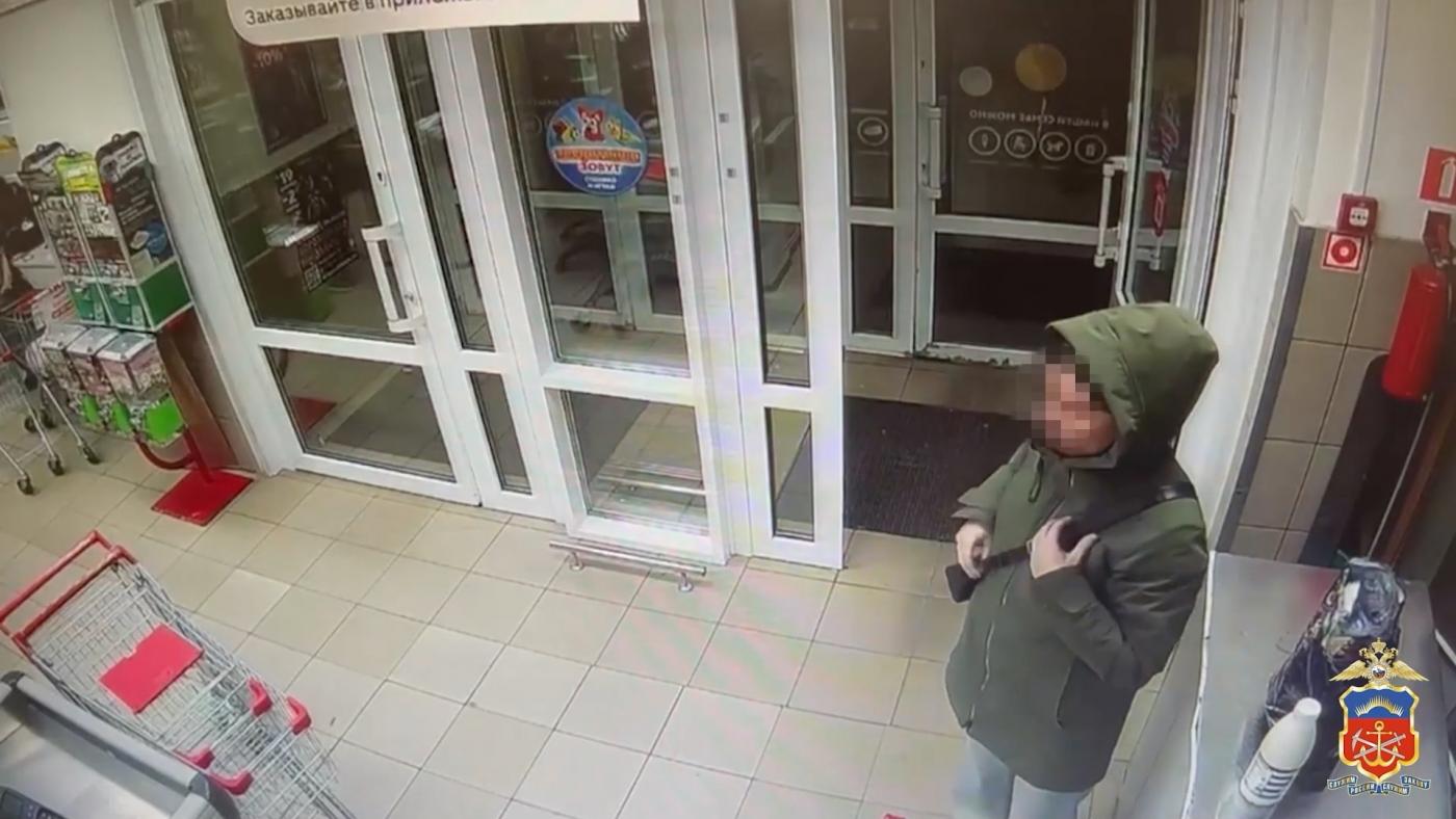 Мурманчанке грозит лишение свободы за кражу забытого в магазине смартфона