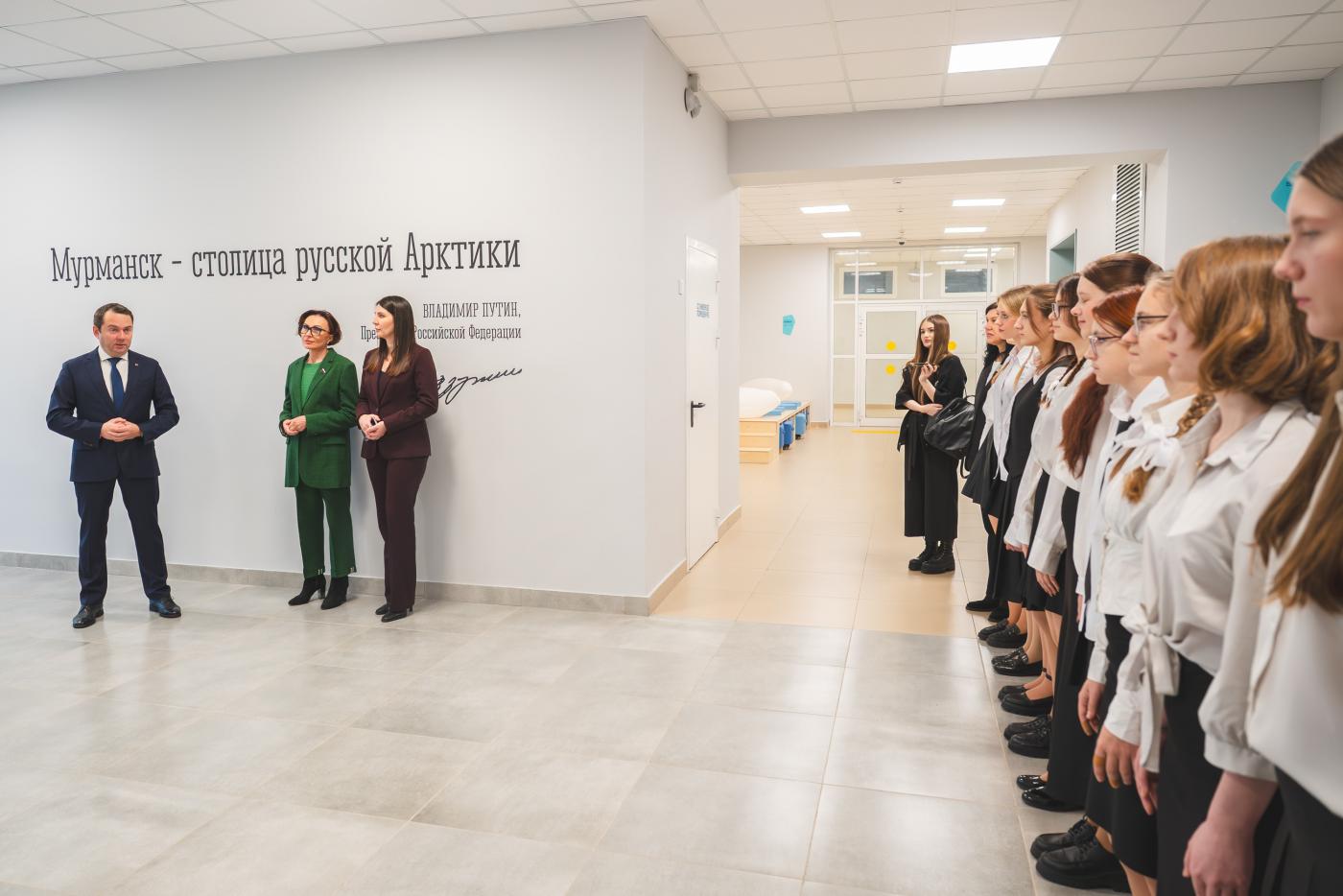 Андрей Чибис поздравил учеников Губернаторского лицея с посвящением в лицеисты 