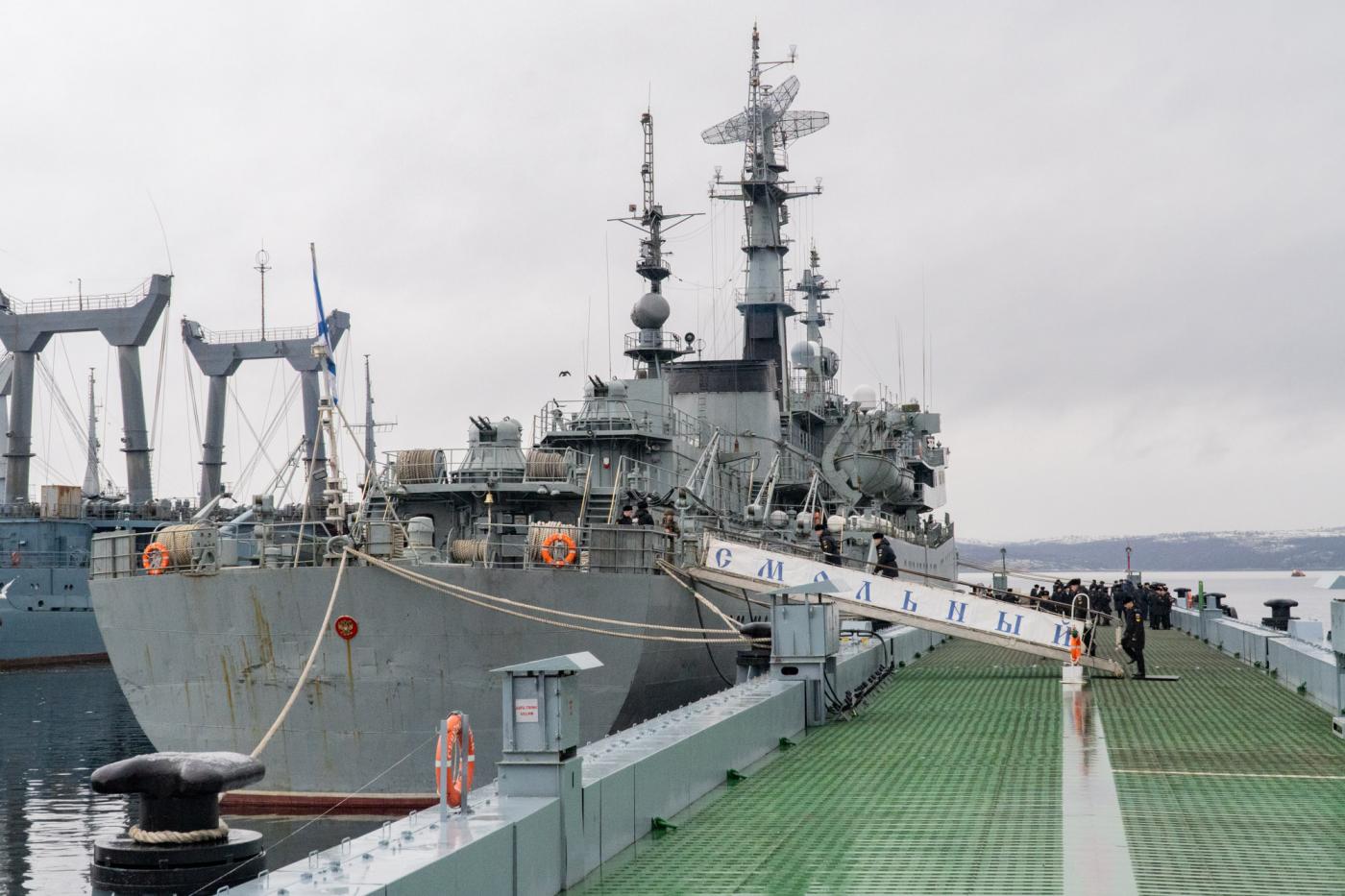 Учебный корабль &quot;Смольный&quot; вышел из Североморска и продолжил дальний штурманский поход