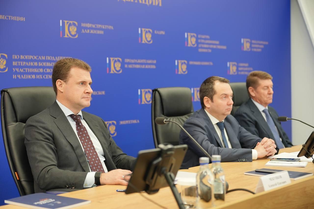 Комиссия Госсовета предложила создать президентский проект "Арктика и Трансарктический транспортный коридор"