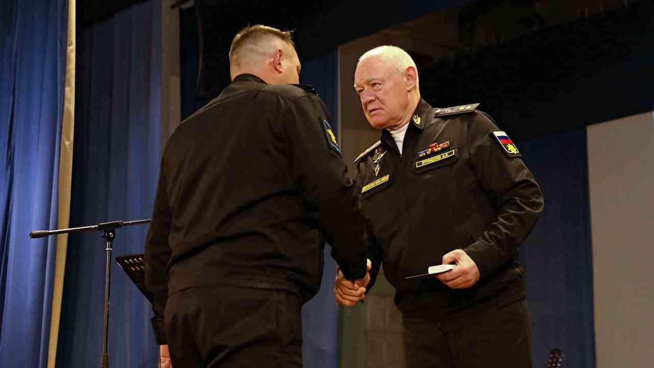 В Доме офицеров авиации Северного флота чествовали военнослужащих в преддверии Дня народного единства