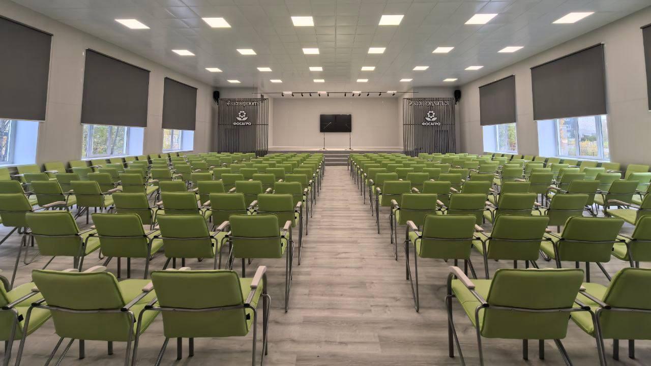 В Апатитском политехническом колледже отремонтировали и переоснастили актовый зал