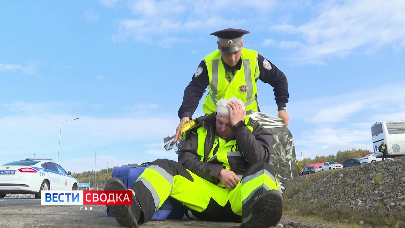 Давать таблетки нельзя, реанимировать &ndash; можно. Полицейские готовы оказать первую помощь на дороге