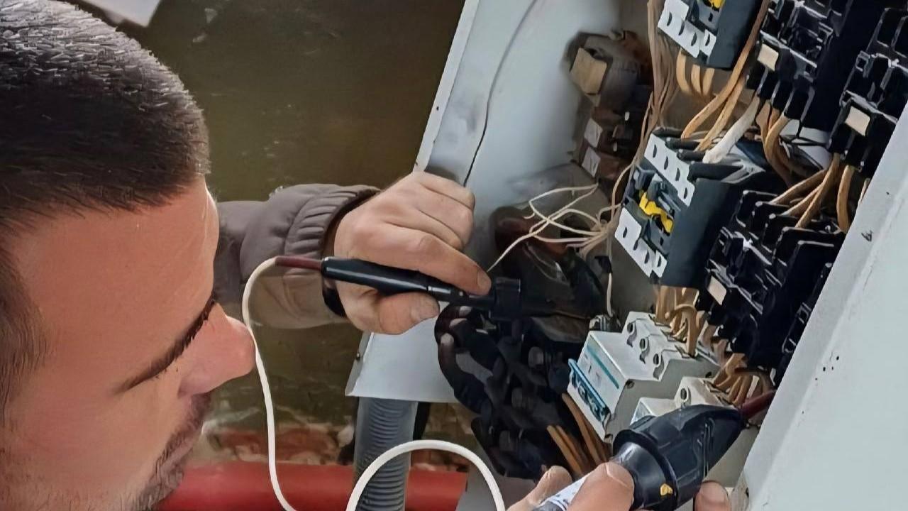 Мурманские специалисты починили оборудование школьной котельной в Приморском округе