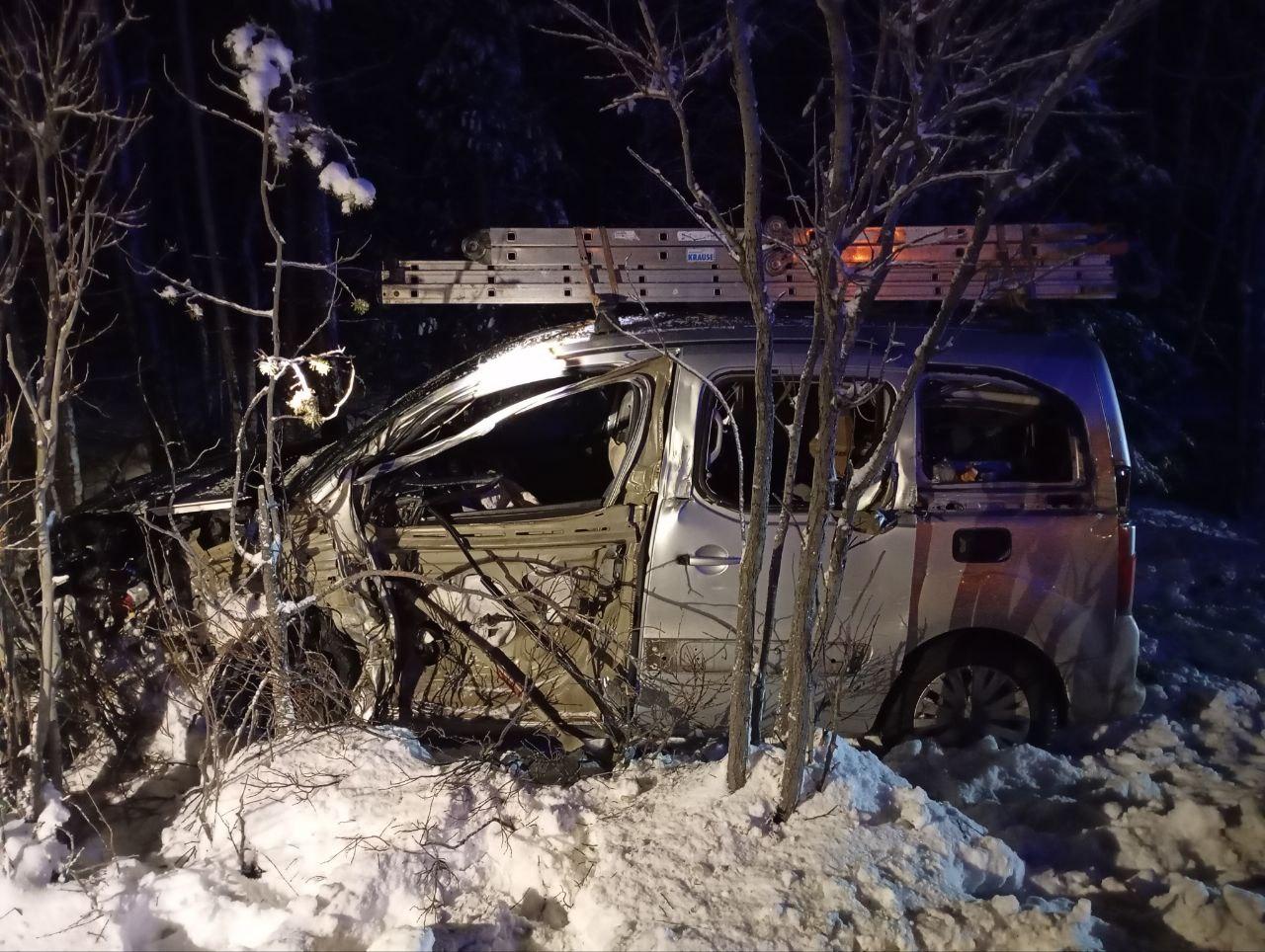 Три человека пострадали в аварии под Апатитами&nbsp;