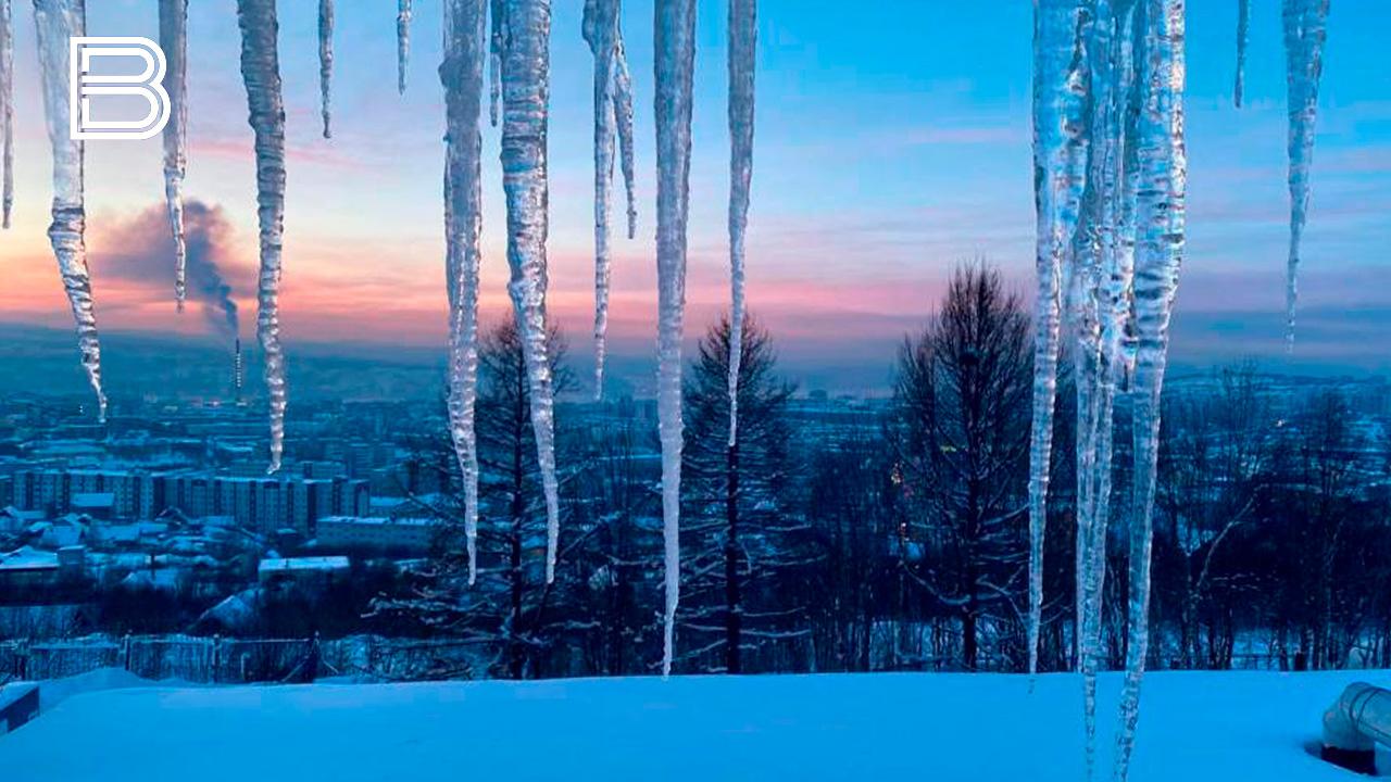 Северянам напомнили об опасности&nbsp;схода снега и льда с крыш