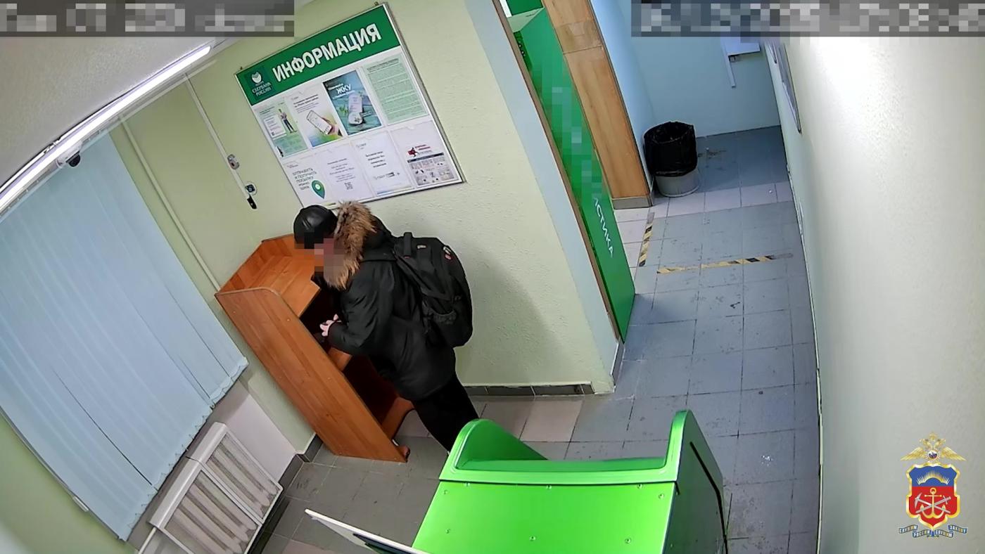 В Заозерске задержали подозреваемого в краже денег, оставленных в банке