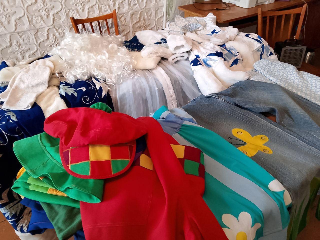 Северяне передали костюмы детскому коллективу Дома культуры в Приморском округе