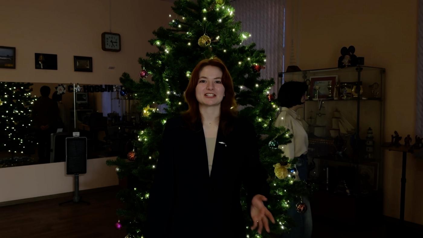 Предновогодний театр у микрофона в прямом эфире "Маяка"