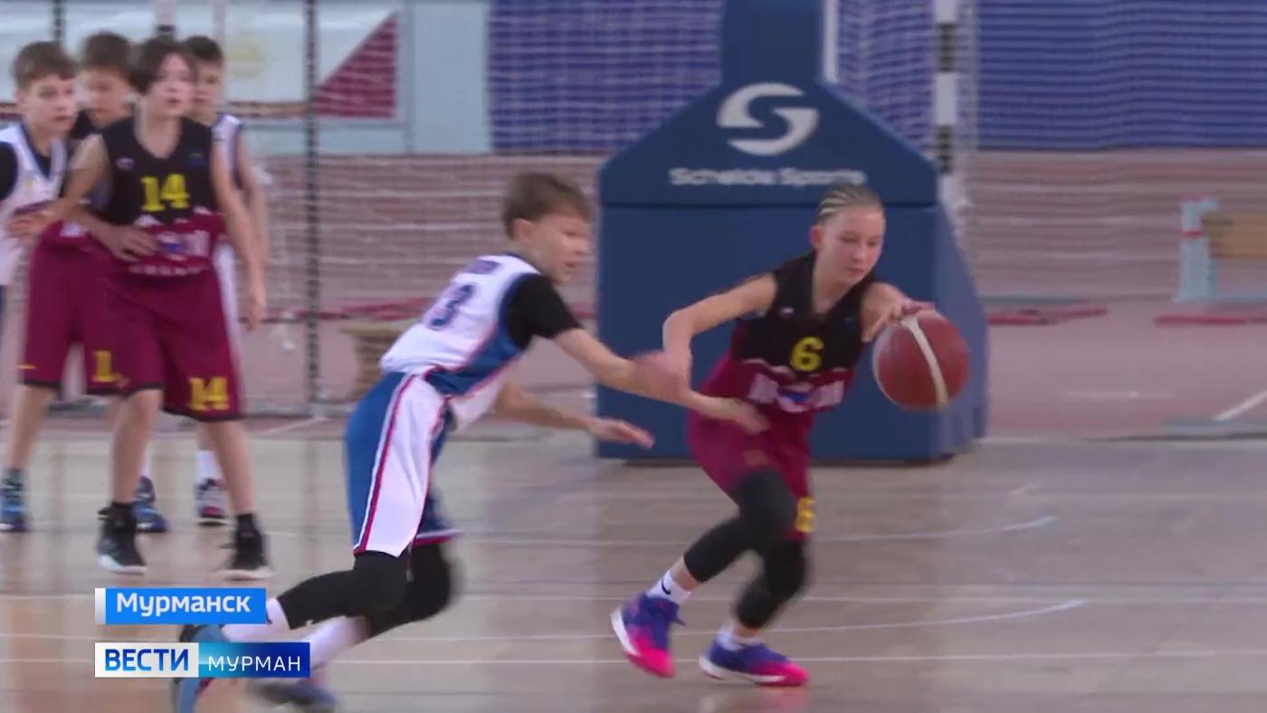 От молодежи &mdash; легенде, от легенды &mdash; молодежи: баскетболисты Северо-Запада встретились на турнире памяти Виктора Блохина