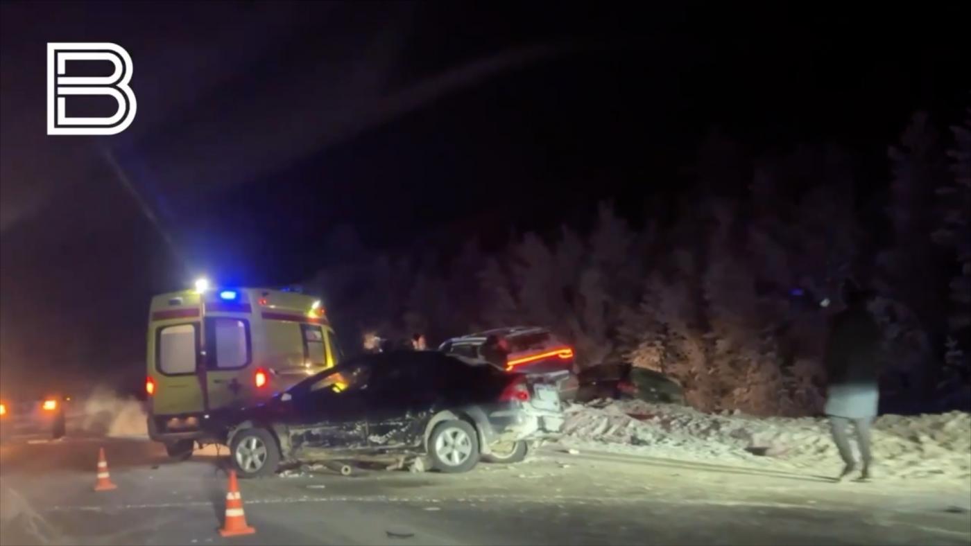 На трассе "Кола" в районе Пушного столкнулись 4 машины, есть пострадавшие