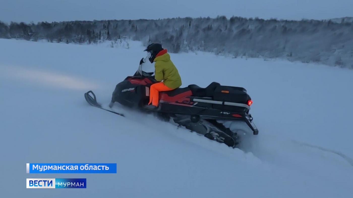 Теплая одежда и лопата обязательны: что нужно знать мурманчанам о снегоходных прогулках для новичков?