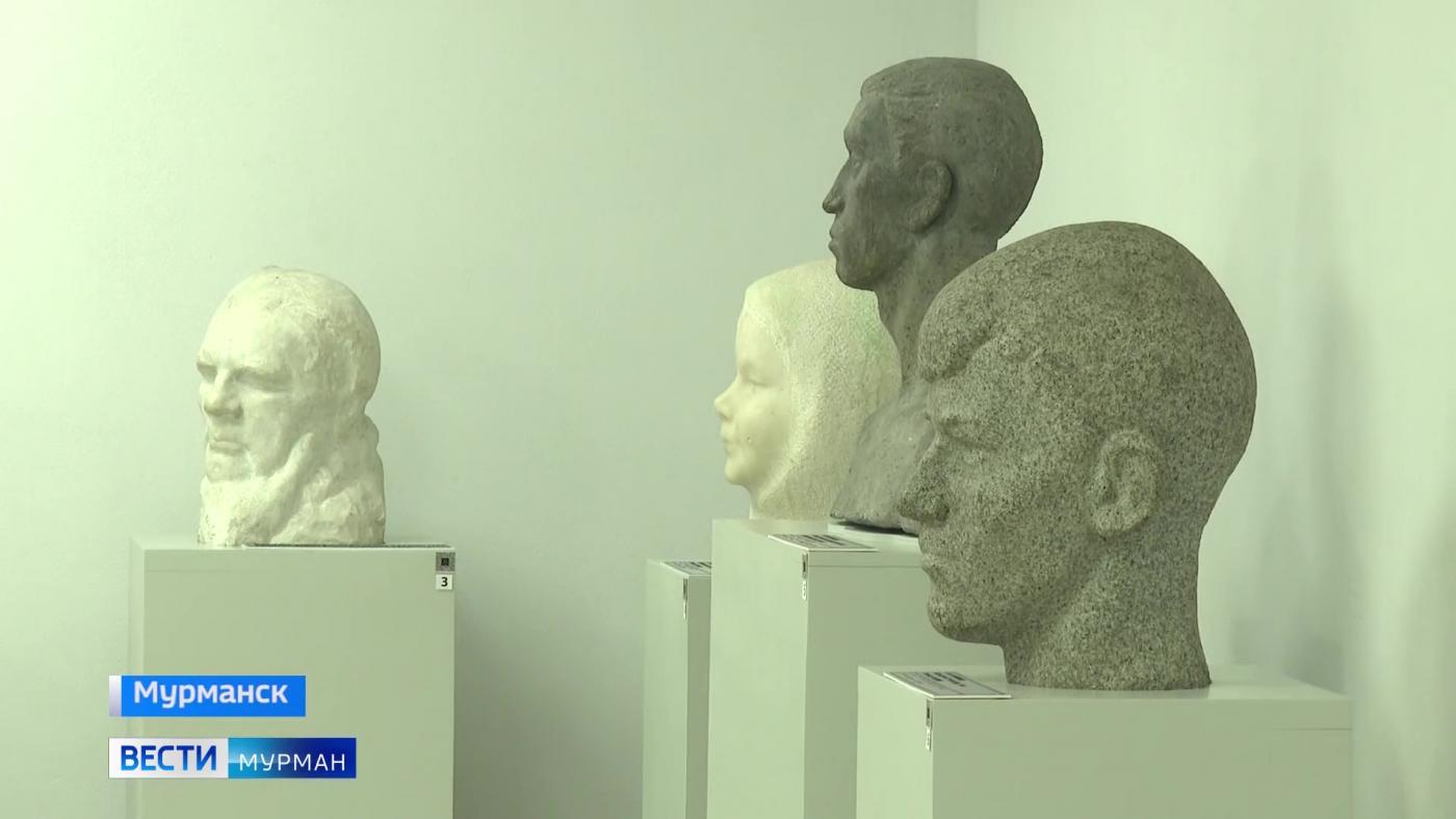 "Прикосновение Севера": тактильную выставку об истории и культуре Мурманской области провели для слепых и слабовидящих