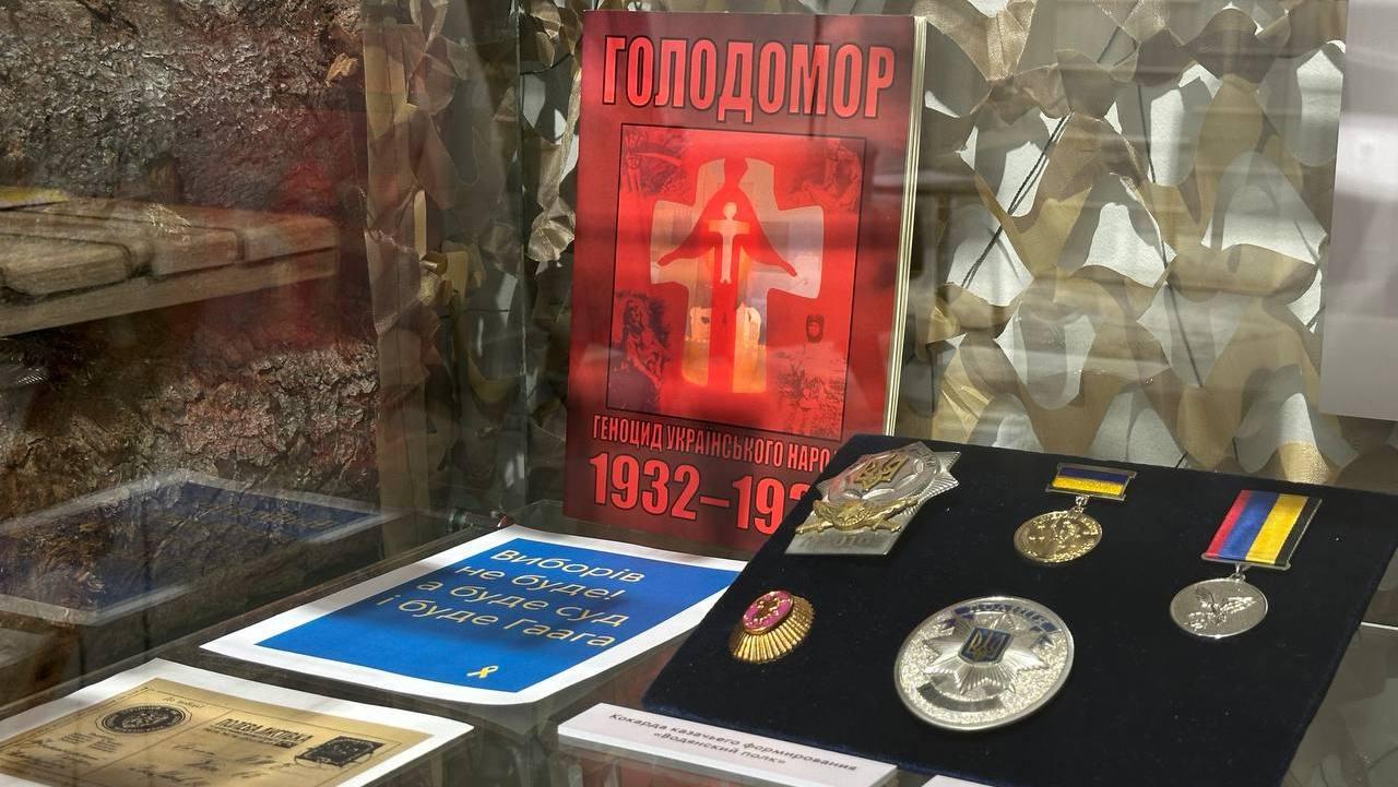 Экспонаты из-за "ленточки" пополнили экспозицию Мурманского областного краеведческого музея