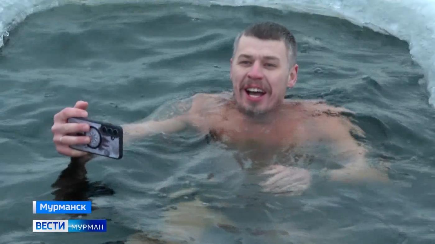 Заполярные моржи рассказали о главных правилах погружения в прорубь