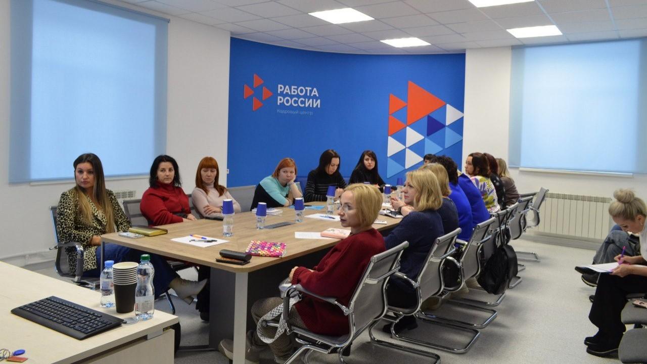 Свое дело в 2025 году открыли 127 женщин с помощью кадрового центра Мурманской области