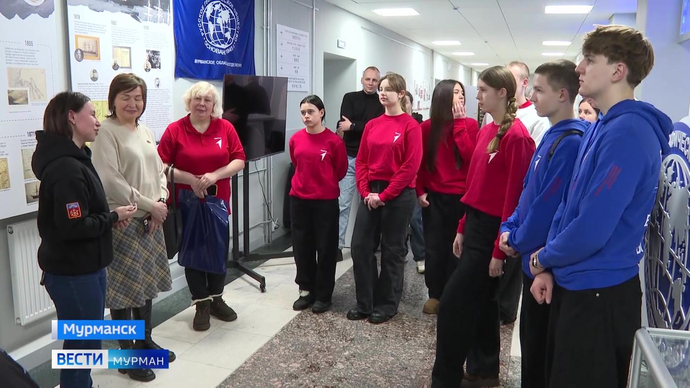 Теплый прием на "краю света": школьникам из ЛНР показали Кольское Заполярье