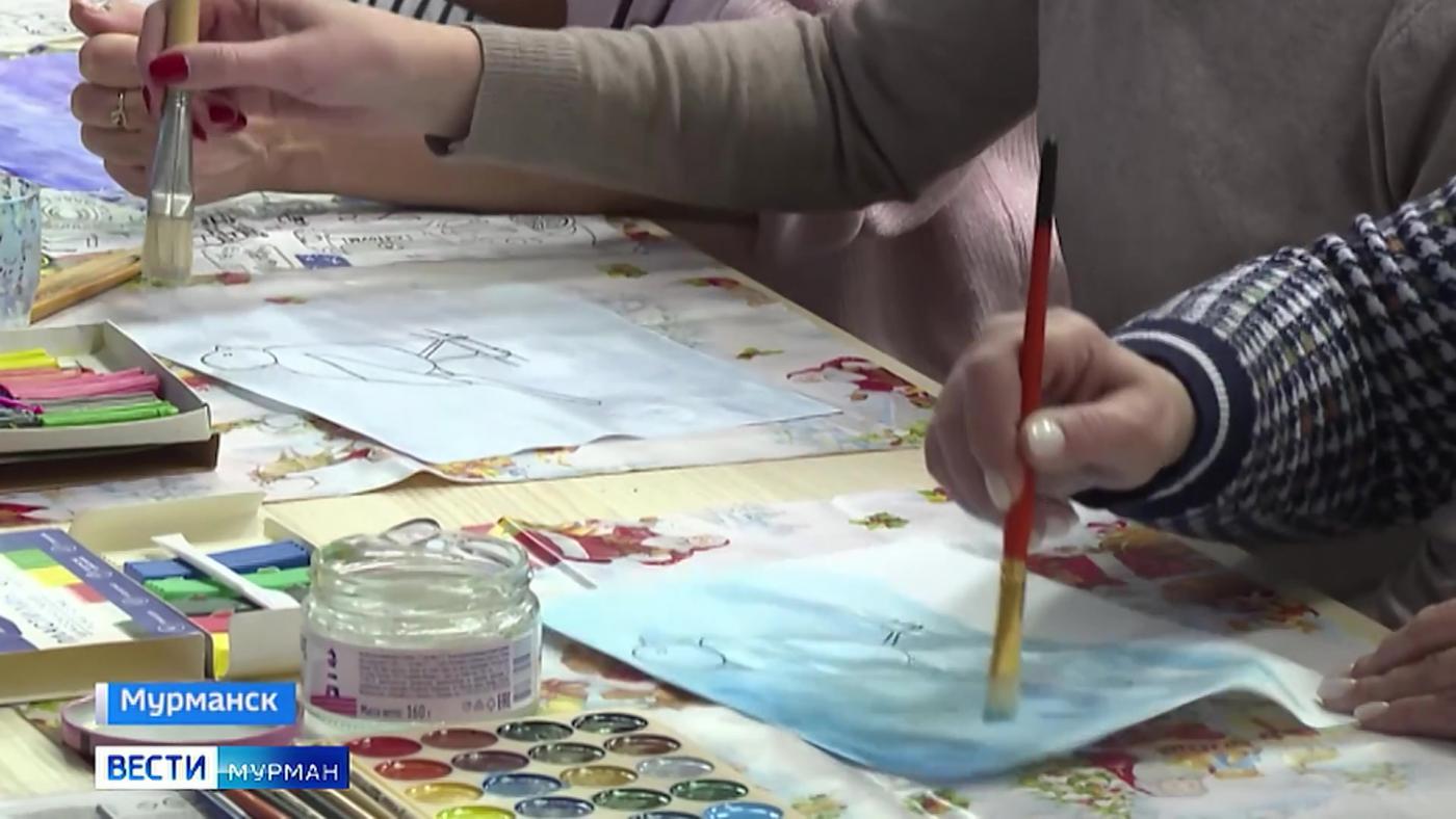 Арт-занятие "Синичка" провели для мурманчан солидного возраста