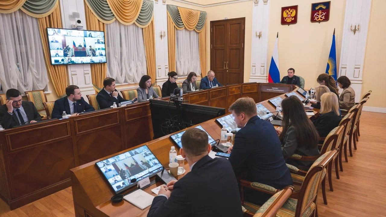 Более 170 волонтеров помогают жителям Мурманска и Североморска справиться с последствиями аварии на ЛЭП