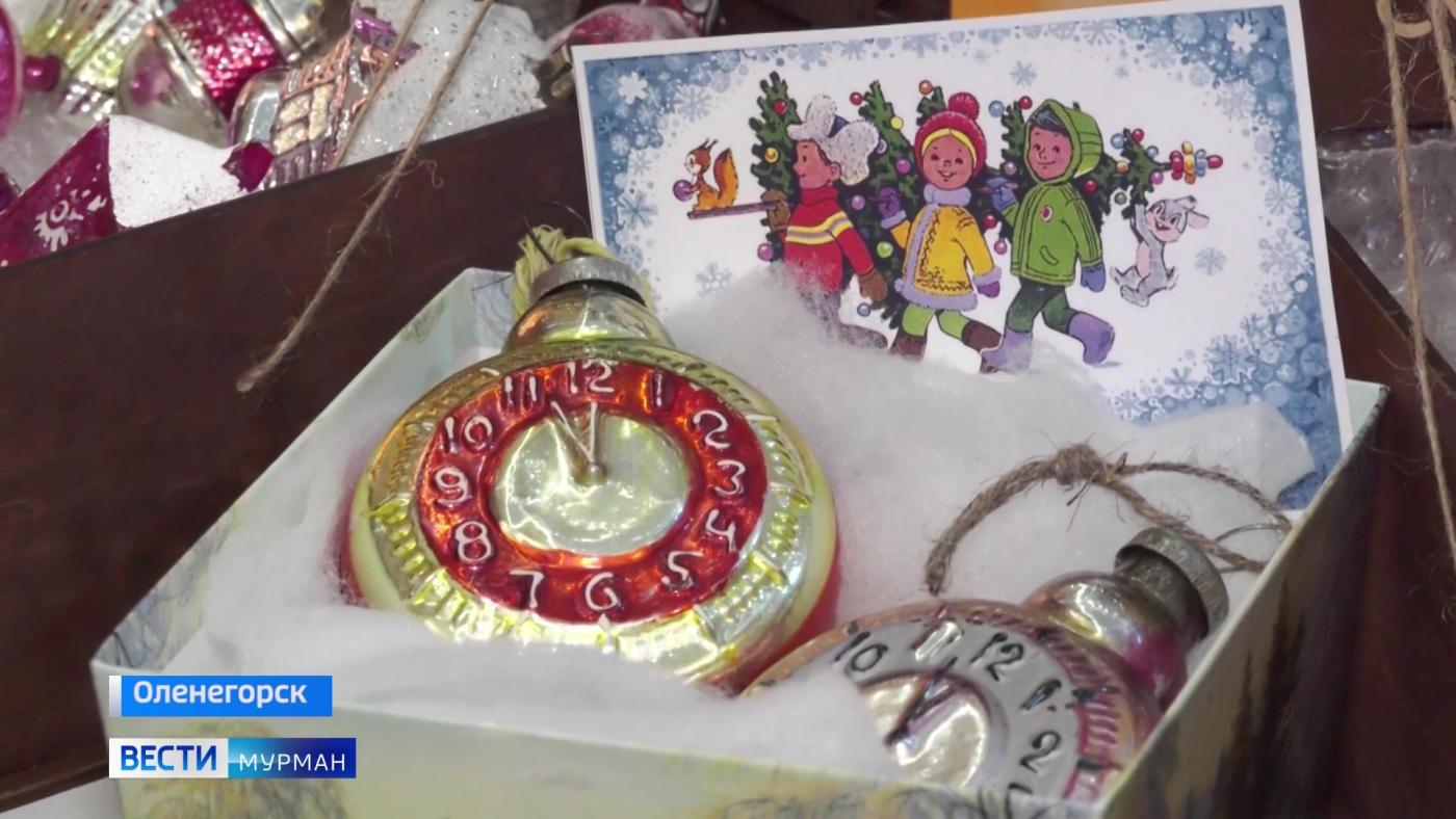 История России в отражении елочной игрушки: необычную экспозицию создала северянка Татьяна Вялая