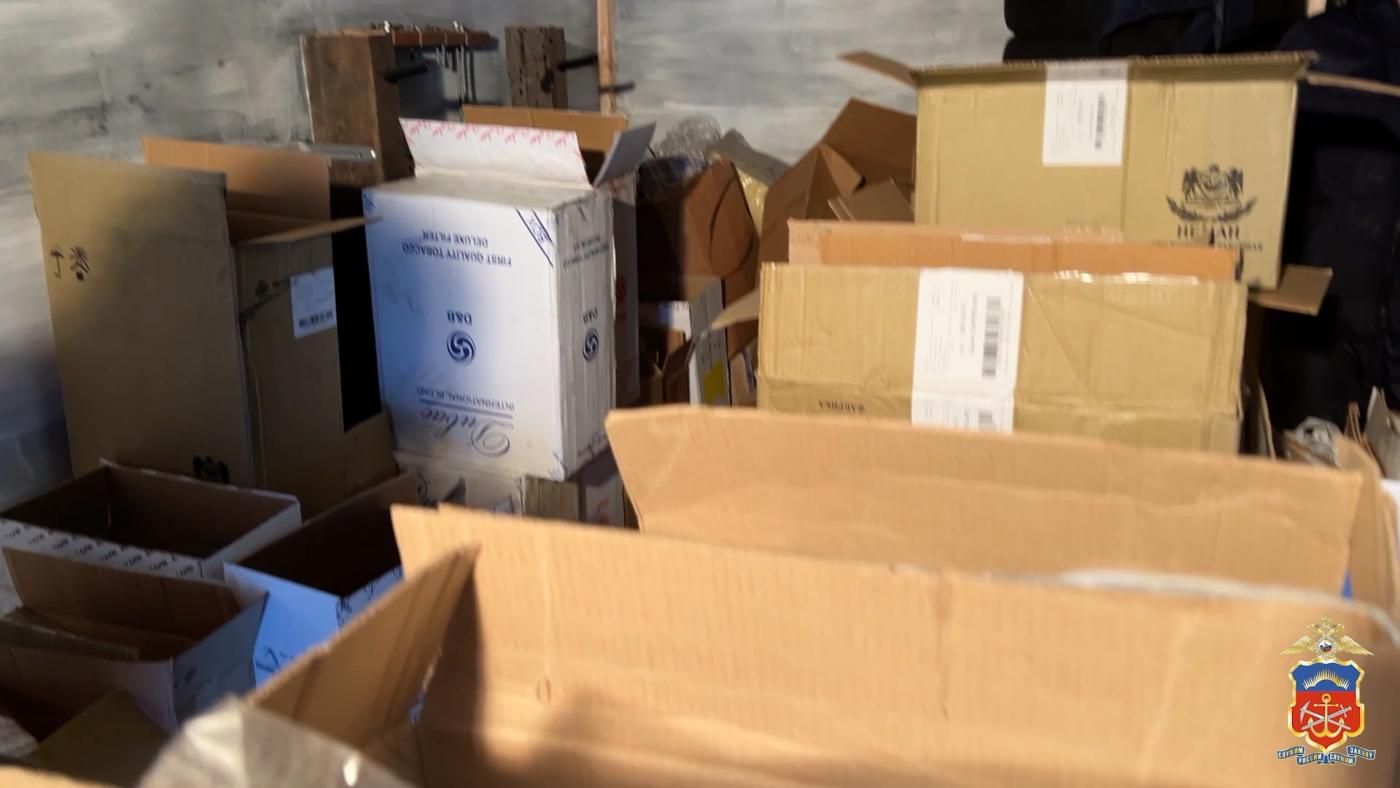 В Мурманской области раскрыли схему реализации контрафактных сигарет