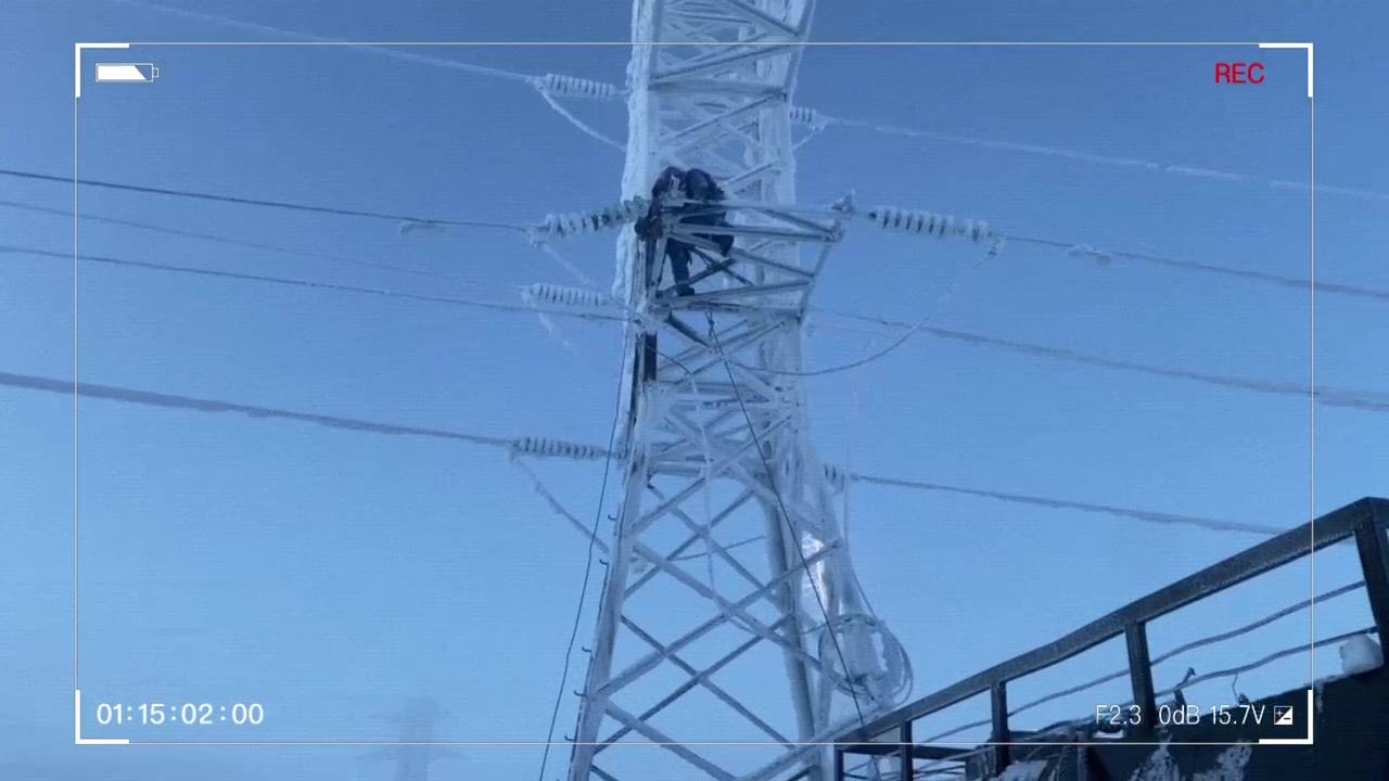 Первую постоянную опору ЛЭП установили на месте аварии в Мурманской области